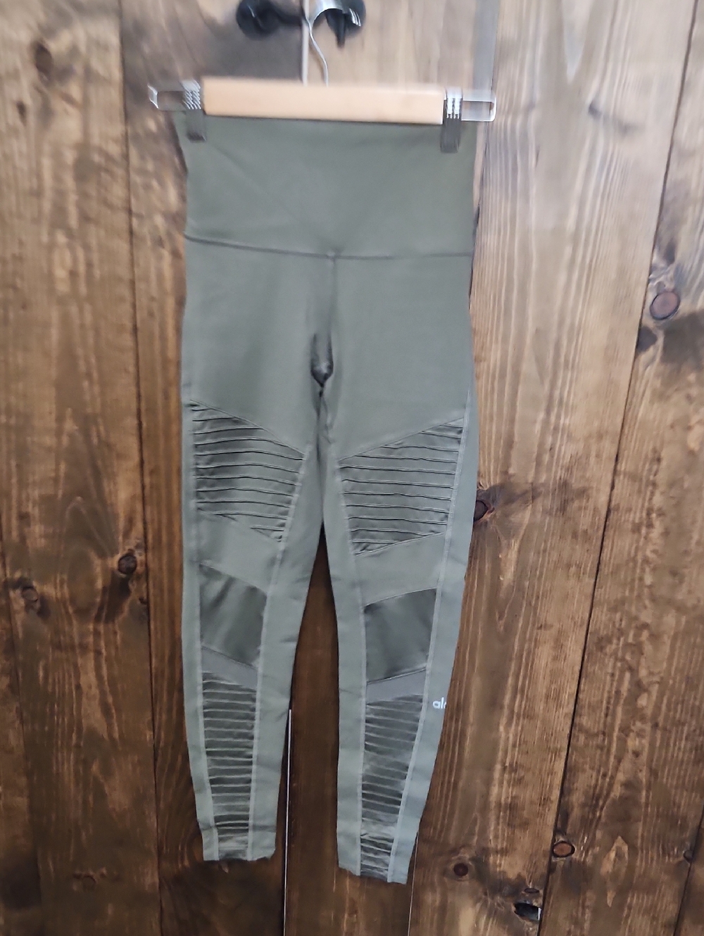 Alo Yoga High-Waist Olive Green Ribbed Moto Leggings